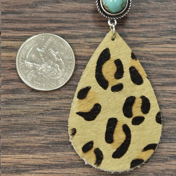 Genuine leather and turquoise leopard earrings - Picture 3 of 6